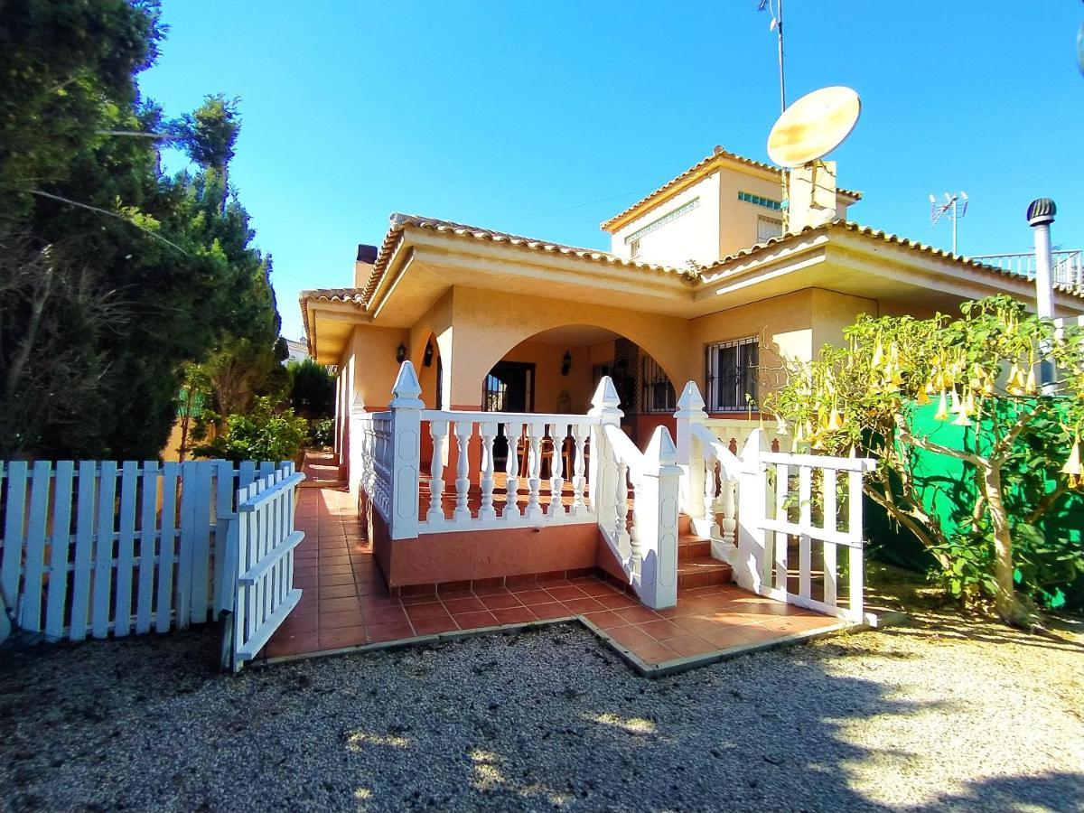 Casa de Férias 4 Bedrooms House With Wifi At *